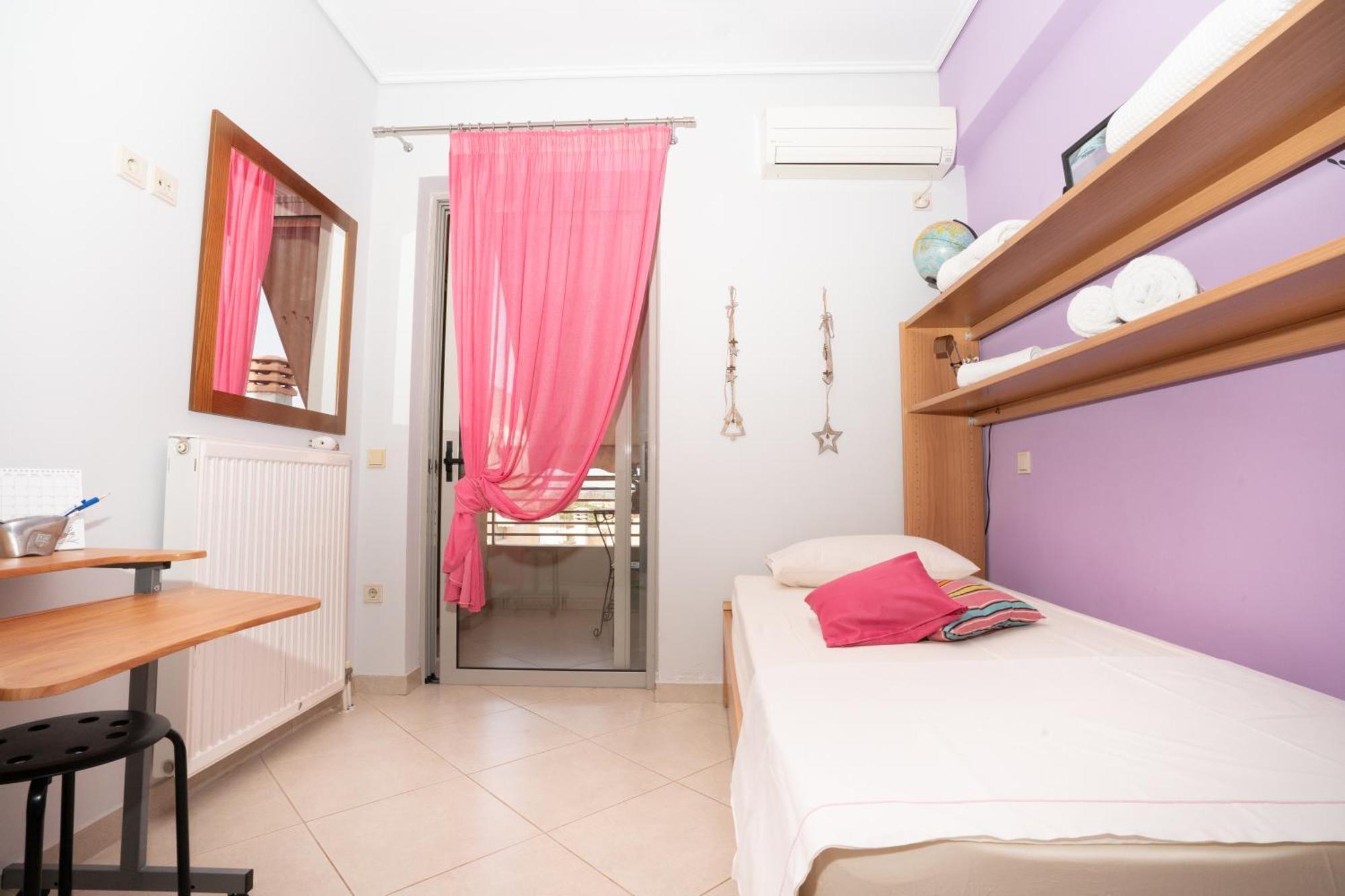 Maria'S Airport Apartment Коропион Экстерьер фото