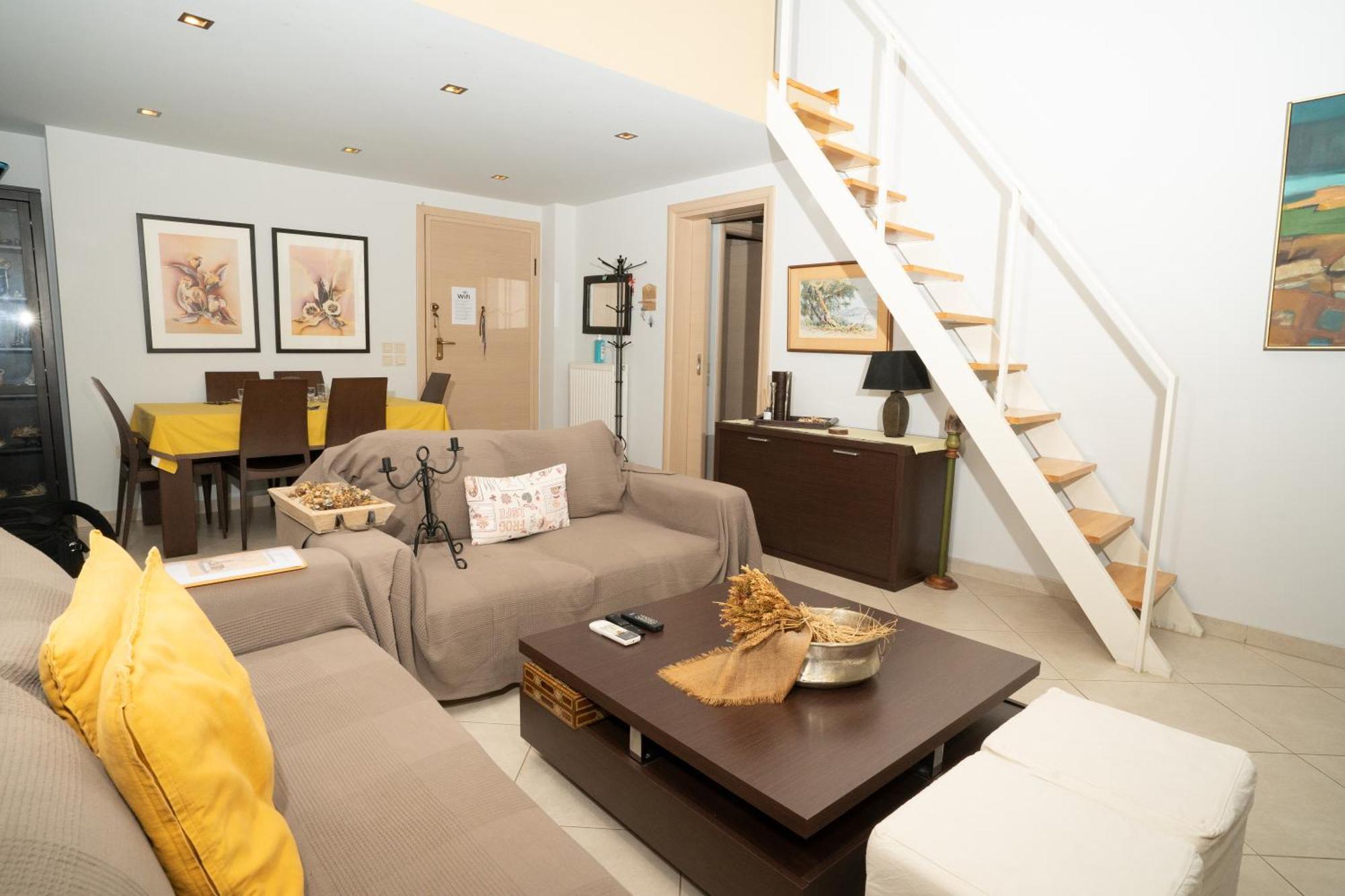 Maria'S Airport Apartment Коропион Экстерьер фото